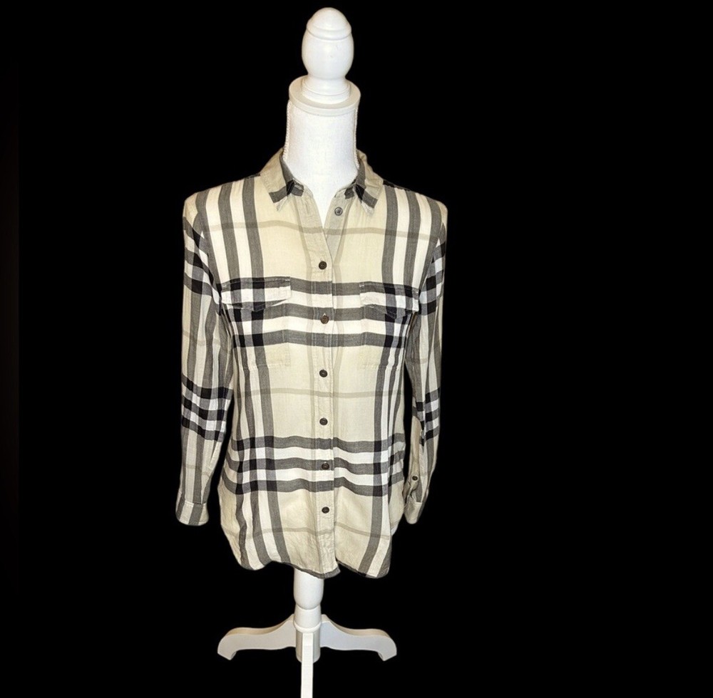 Women’s Burberry Button Up XS