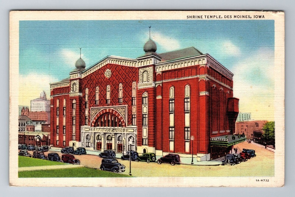Des Moines IA-Iowa, Shrine Temple, Antique, Vintage Souvenir Postcard