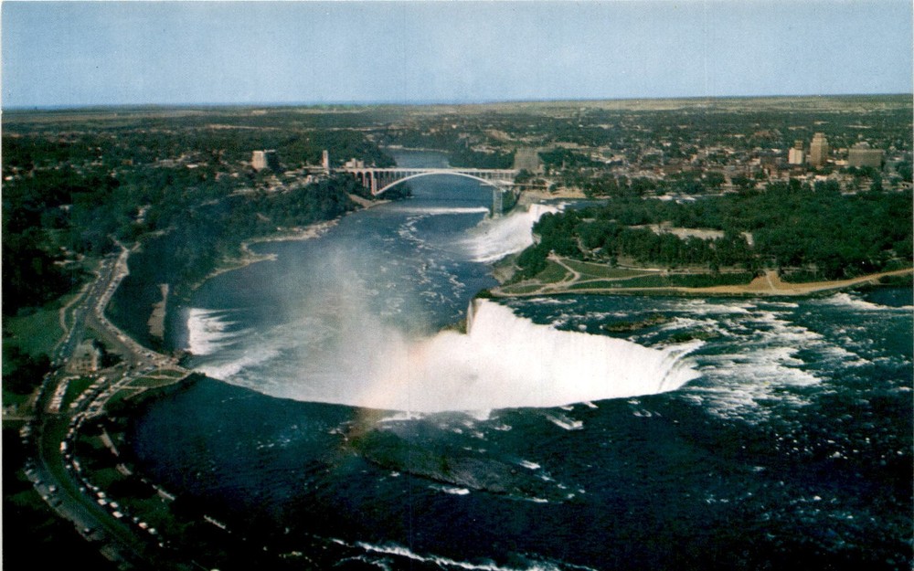 Cana-dian Horseshoe Falls, American Falls, Rainbow Bridge, Niagara Postcard