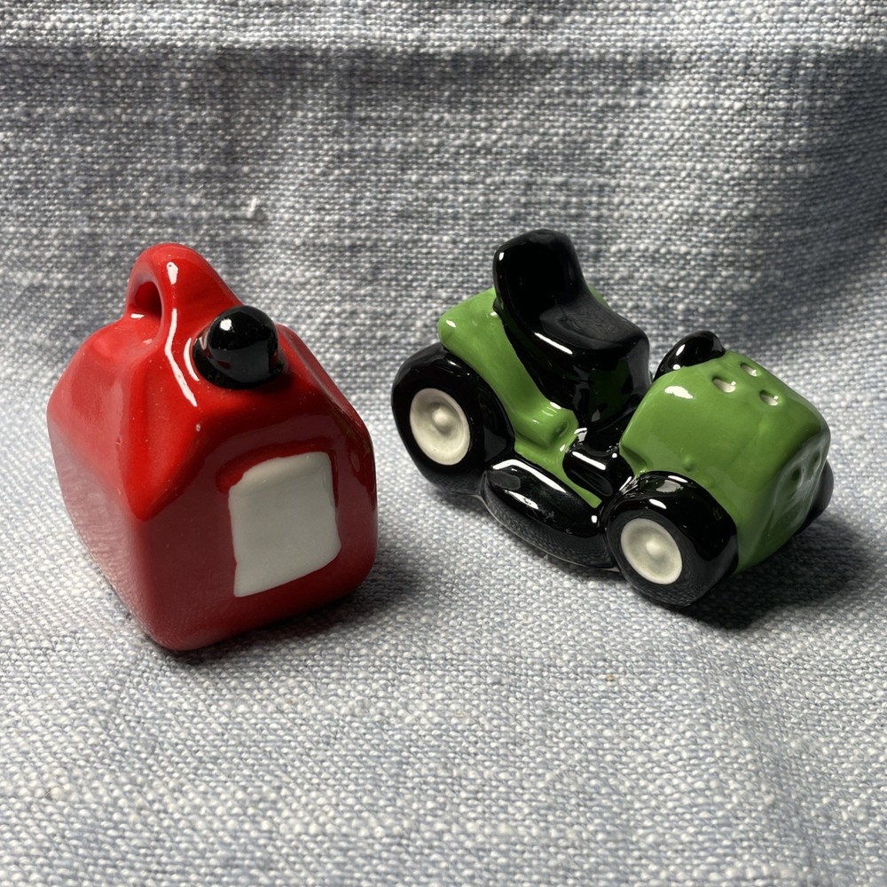 Cracker Barrel Riding Lawn Mower & Gas Can Salt & Pepper Shakers  Father's Day ^