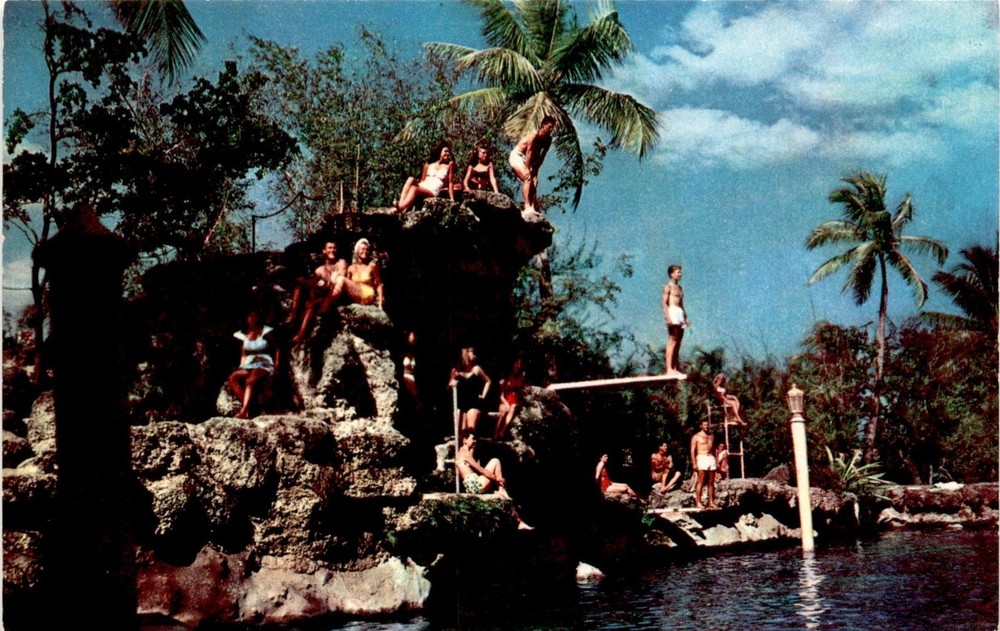 GULF STREAM CARD & DISTRIBUTING CO., MIAMI, FLA, CITY OF MIAMI Postcard