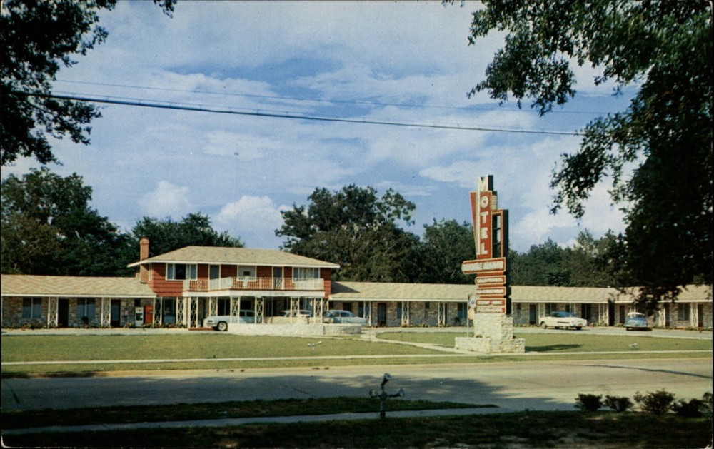 Pensacola Florida Marble Manor Motel front 1950s cars vintage unused postcard