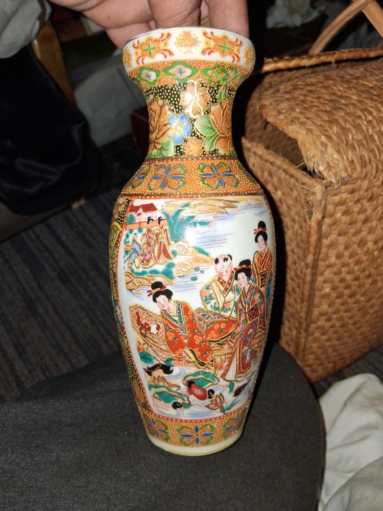 Satsuma Vase Antique Japanese Signed Collectible
