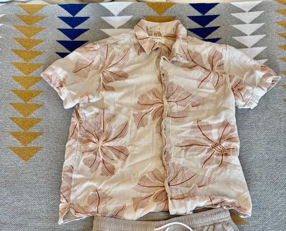 Banana Republic beige Short-Sleeve Button-Down Shirt M