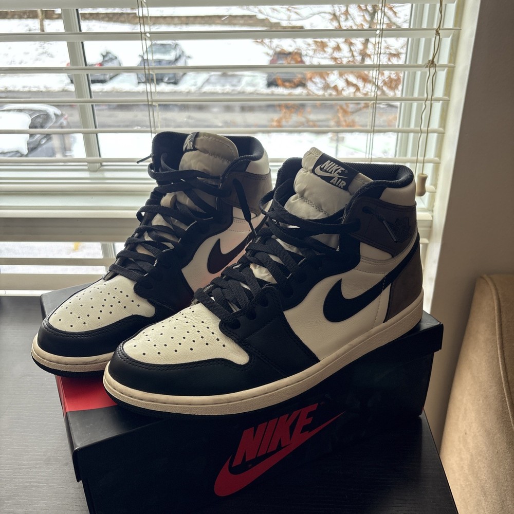 Size 12 Men Jordan 1 Retro High Dark Mocha Pre Owned 555088-105