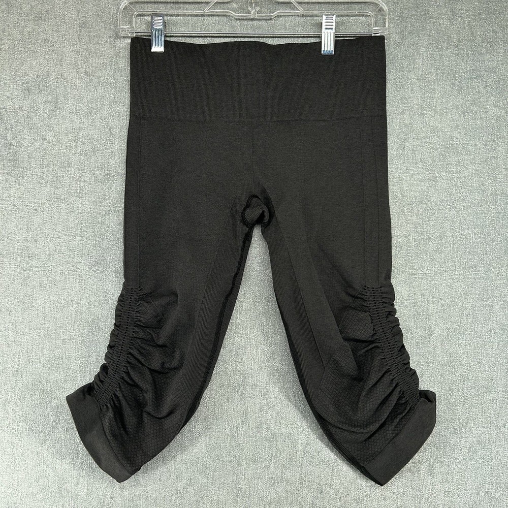 Lululemon Womens Black White Floral Yoga Capri Leggings Size 4