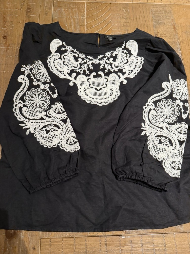 Talbots medium Embroidered Linen Cotton Top Black White 3/4Sleeve Boho
