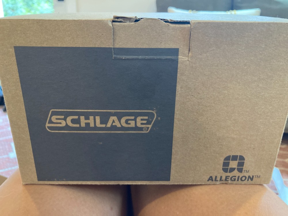Schlage Latitude Matte Black Lever Handle F10-LAT-622