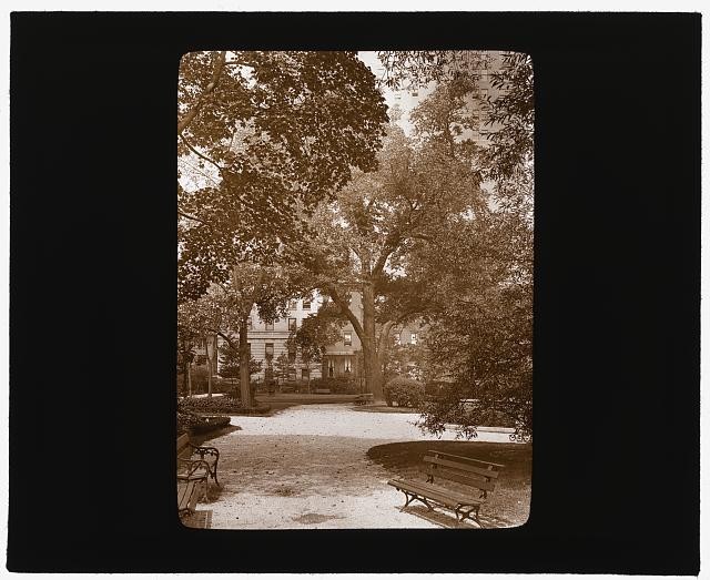 Photo:New York NY Gramercy Park 1922 pathway trees benches park
