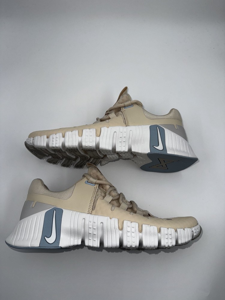 Nike Free Metcon 5 Sanddrift White Phantom DV3950-105 Women’s Size 9.5