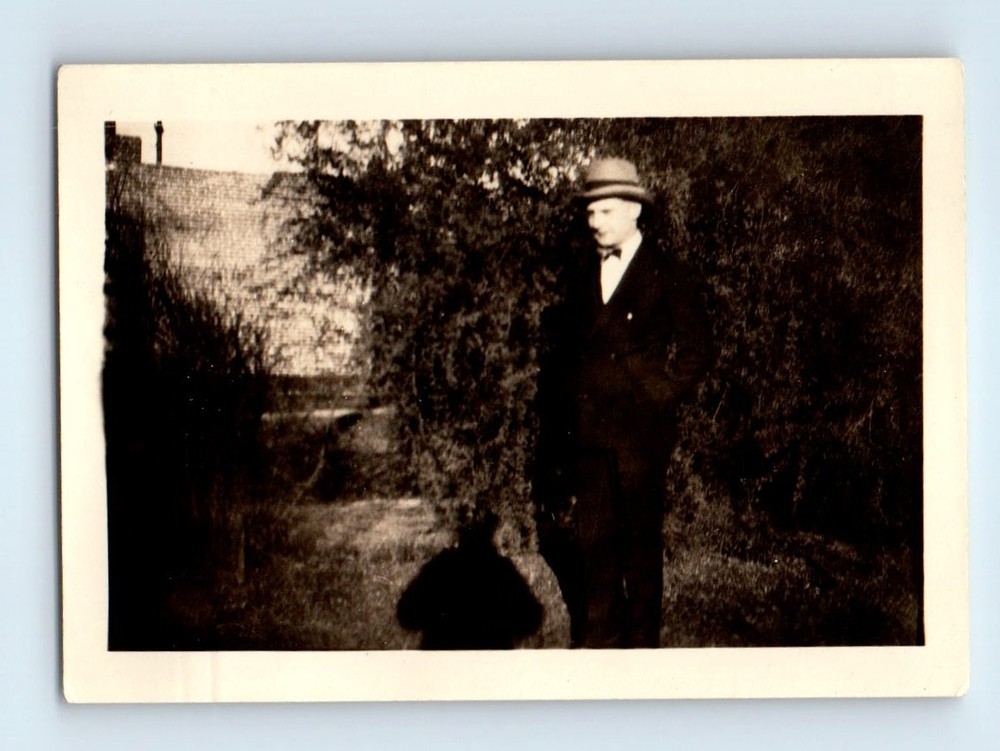 Old Vintage Photo SOLO MAN SUIT BOWTIE HAT SHADOW IN YARD ORIGINAL SNAPSHOT