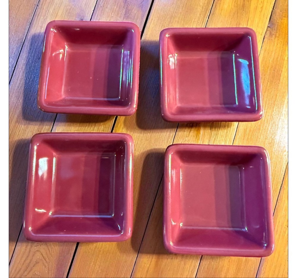 Pampered Chef Petite Squares - Cranberry (set of 4) - NIB