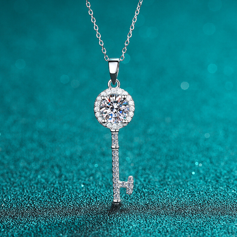 0.5-1CT Moissanite Key Pendant Necklace 925 Silver Women's Jewelry Passes Tester