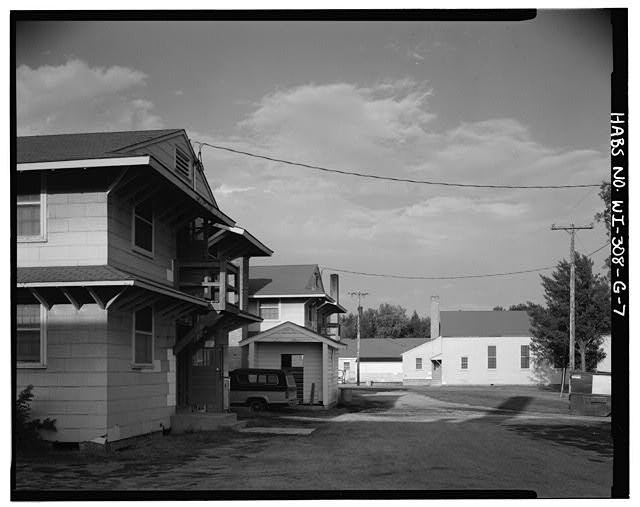 7. PERSPECTIVE VIEW SOUTH FRONT - Fort McCoy, Building T-1863, Sparta, Monroe