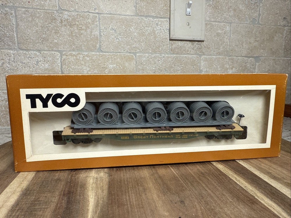 Tyco Train #335A  HO Scale Great Northern Flat Car W/Coil Load Car #42953 NEW