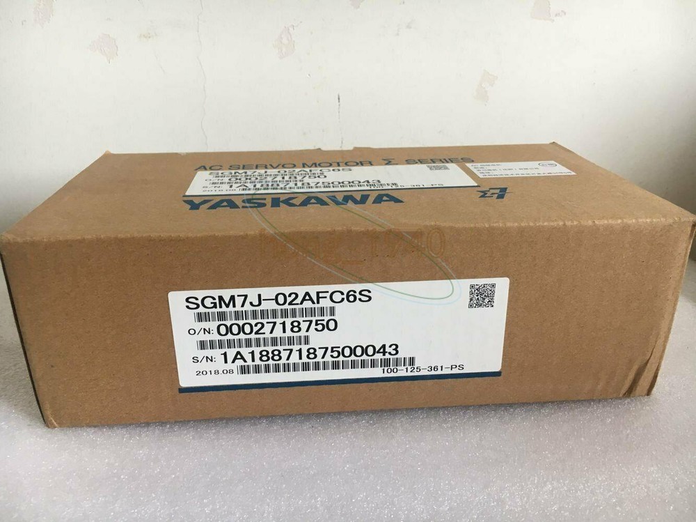 1PCS New YASKAWA Servo Motor SGM7J-02AFC6S