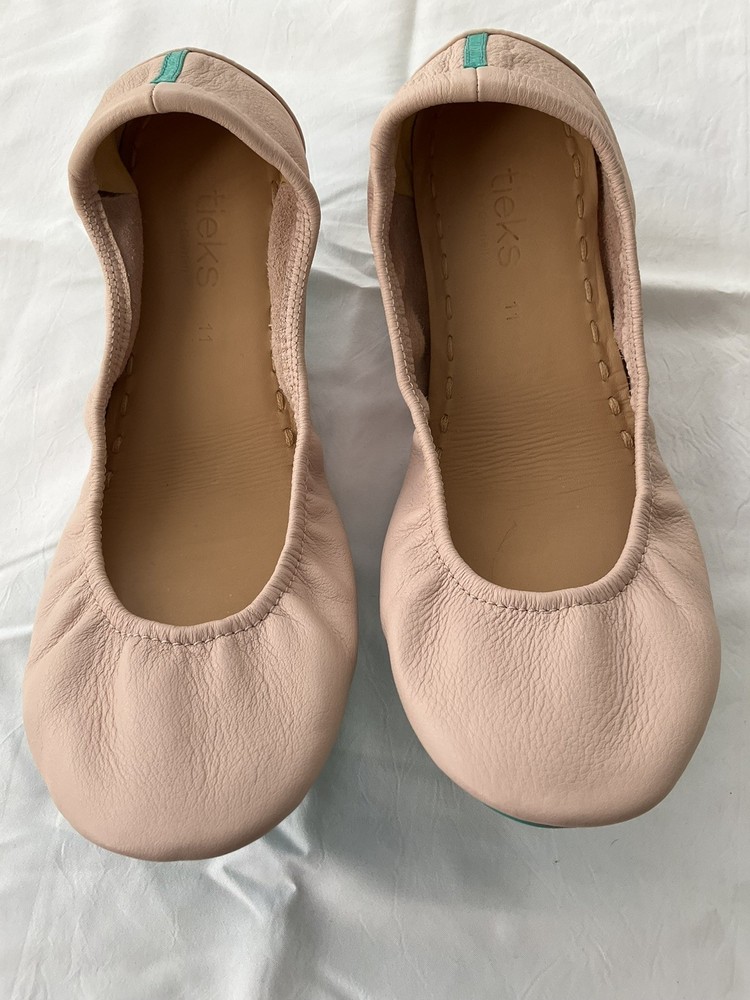 EUC Teiks size 11 Ballet Pink Leather Flats