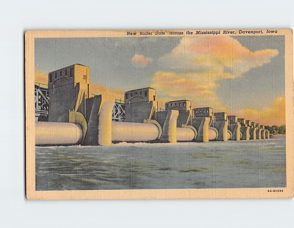 Postcard New Roller Dam across the Mississippi River, Davenport, Iowa