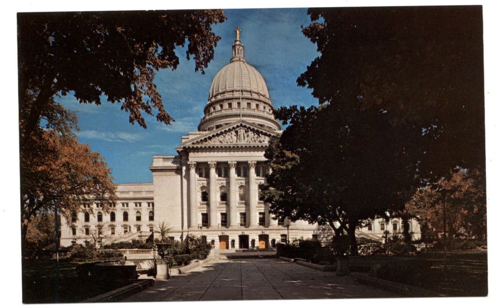 Madison Wisconsin State Capitol building white granite dome vintage postcard