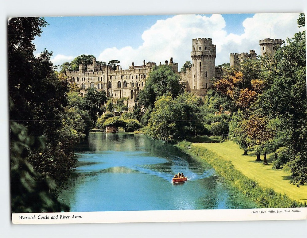 Postcard Warwick Castle & River Avon England