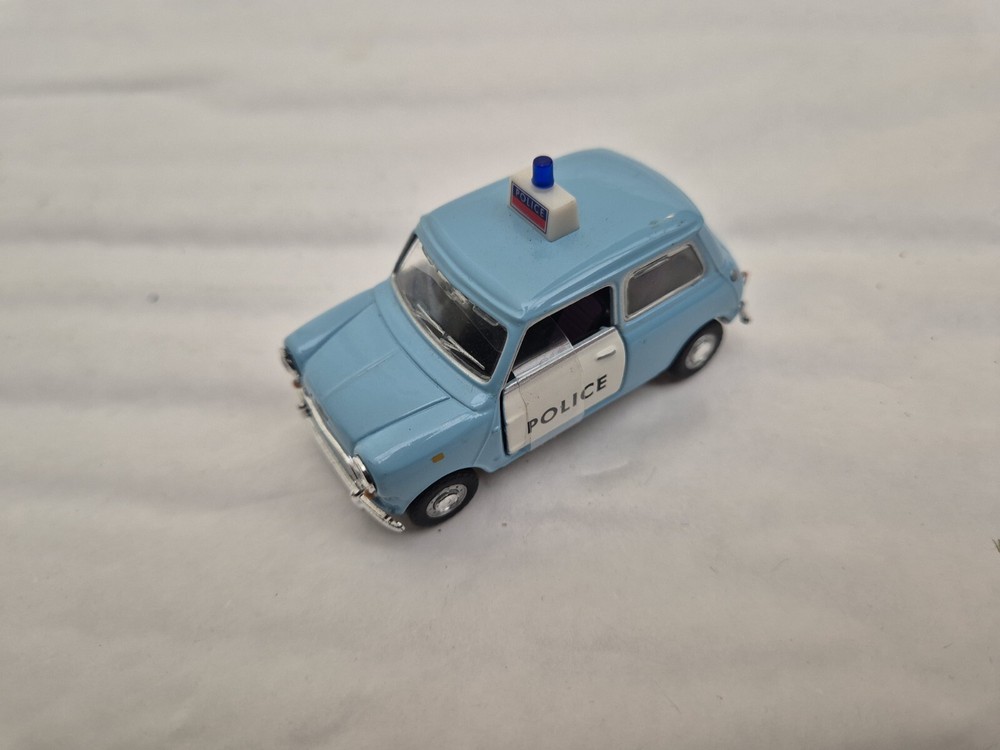 1/43 CORGI CARARAMA CLASSIC AUSTIN MINI COOPER POLICE DIECAST CAR COLLECTABLE