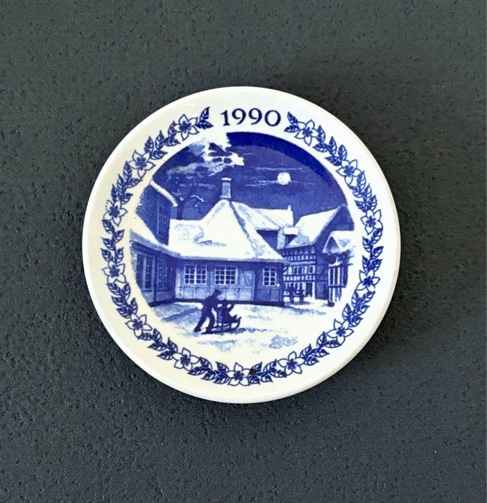Royal Copenhagen 1990 Mini Ear Plate Small Used