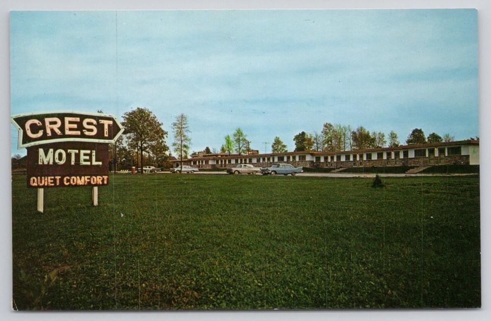 Crest Motel Ashland Wisconsin Lake Superior Vintage Postcard 1950s Cars