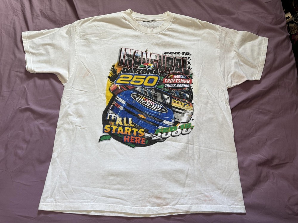 Vintage Action Shirt Mens Large White Daytona 250 NASCAR 2000 Graphic Tee