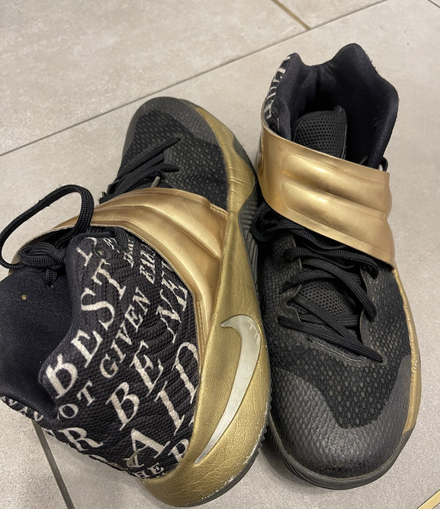 Nike kyrie 2 CUSTOMIZED black/gold size 10 mens basketball sneakers