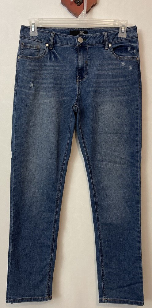 1822 Denim Women’s Size 8 Blue Stretchy Relaxed Tapered Distressed Jeans! M537