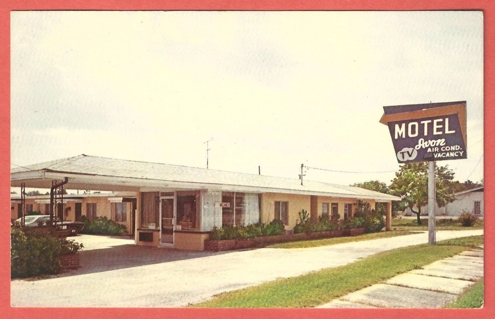 AVON MOTEL, AVON PARK, FLORIDA – Closed - 1969 Postcard - U.S. Highway 27