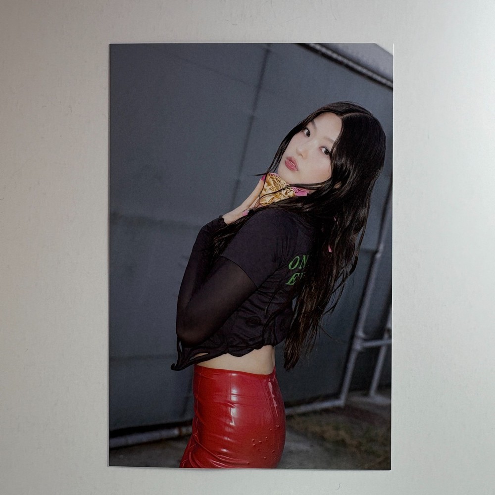 [KATSEYE] Yoonchae - Official BEAUTIFUL CHAOS Beautiful Ver. Album Postcard