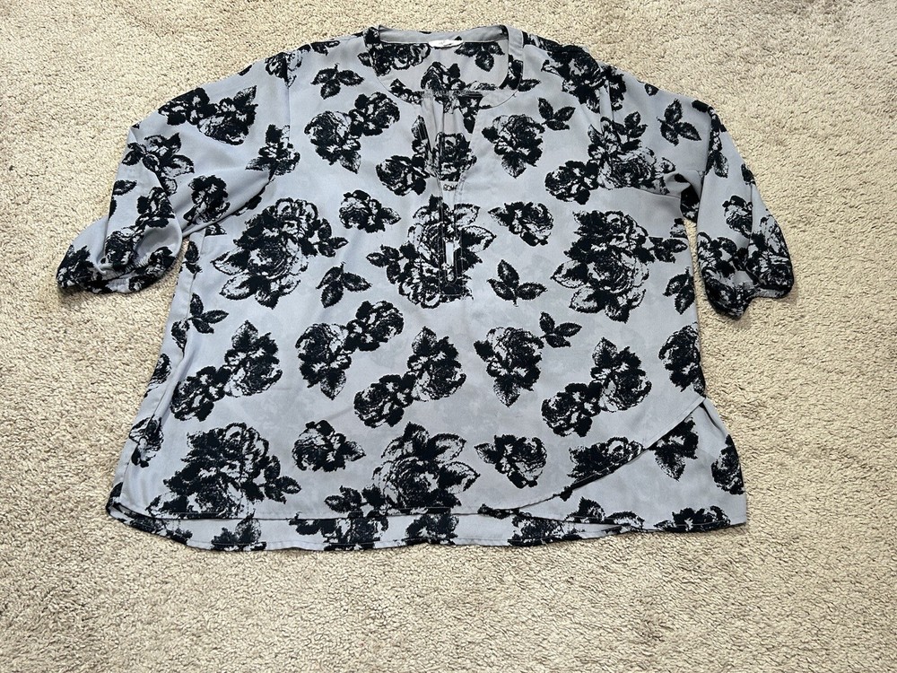 Maurices Womens Shirt Size XXL Multicolor Floral Print 1/4 Button Classic Dressy