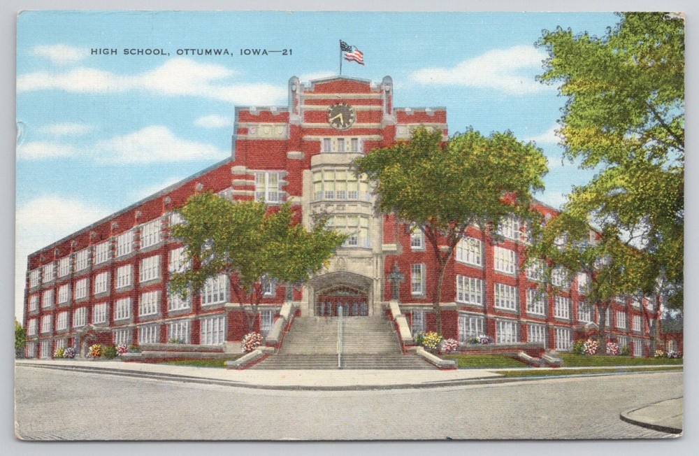 Vintage Linen Postcard - Ottumwa Iowa High School Architecture E. C. Kropp