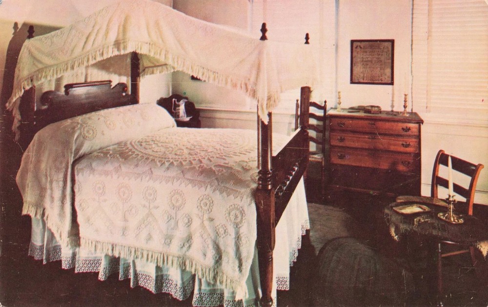 Betsy Ross House - Bedroom - Philadelphia Pennsylvania PA - Postcard