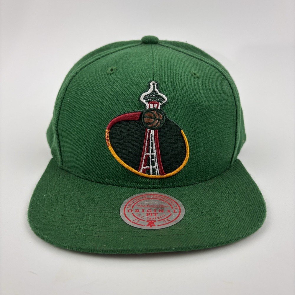 Mitchell & Ness Green NBA Seattle Supersonics Logo Remix HWC Snapback Hat