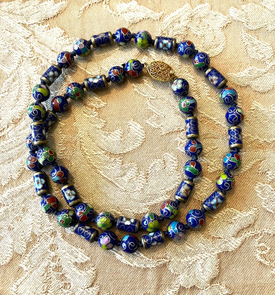 Vintage Chinese Blue Floral Cloisonne Enamel Hand Knotted Beaded Necklace