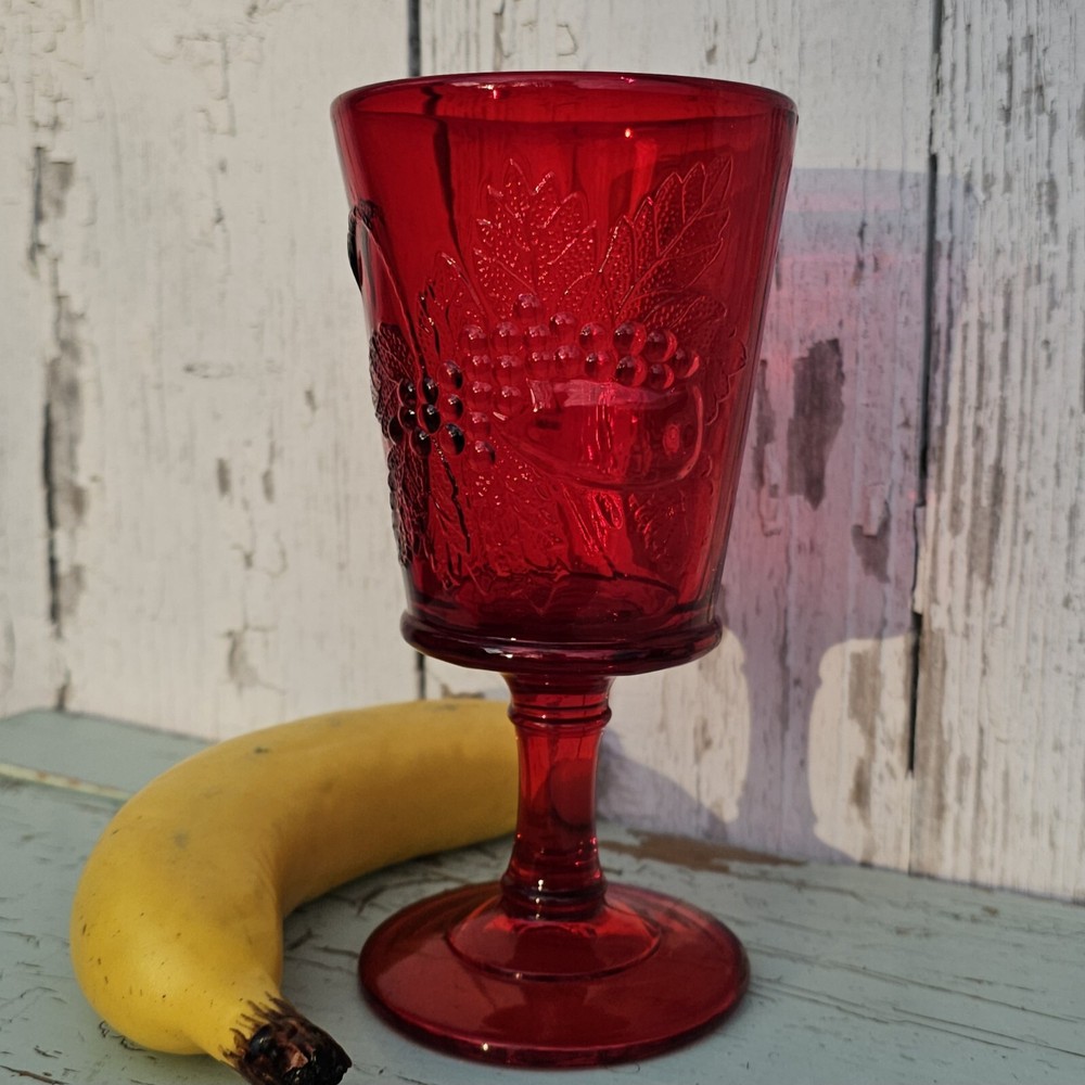 Vintage L.G. Wright Ruby Red Strawberries and Current 8-oz Glass Water Goblet
