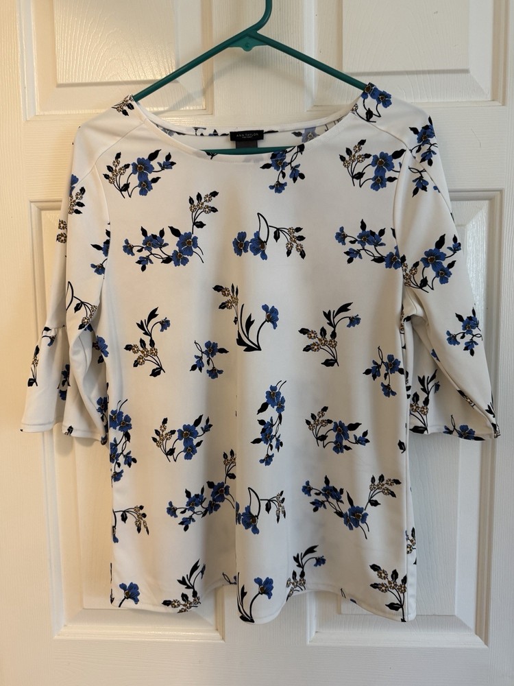 Ann Taylor Factory Women’s M White Blue Floral 3/4 Sleeve Ruffle Blouse