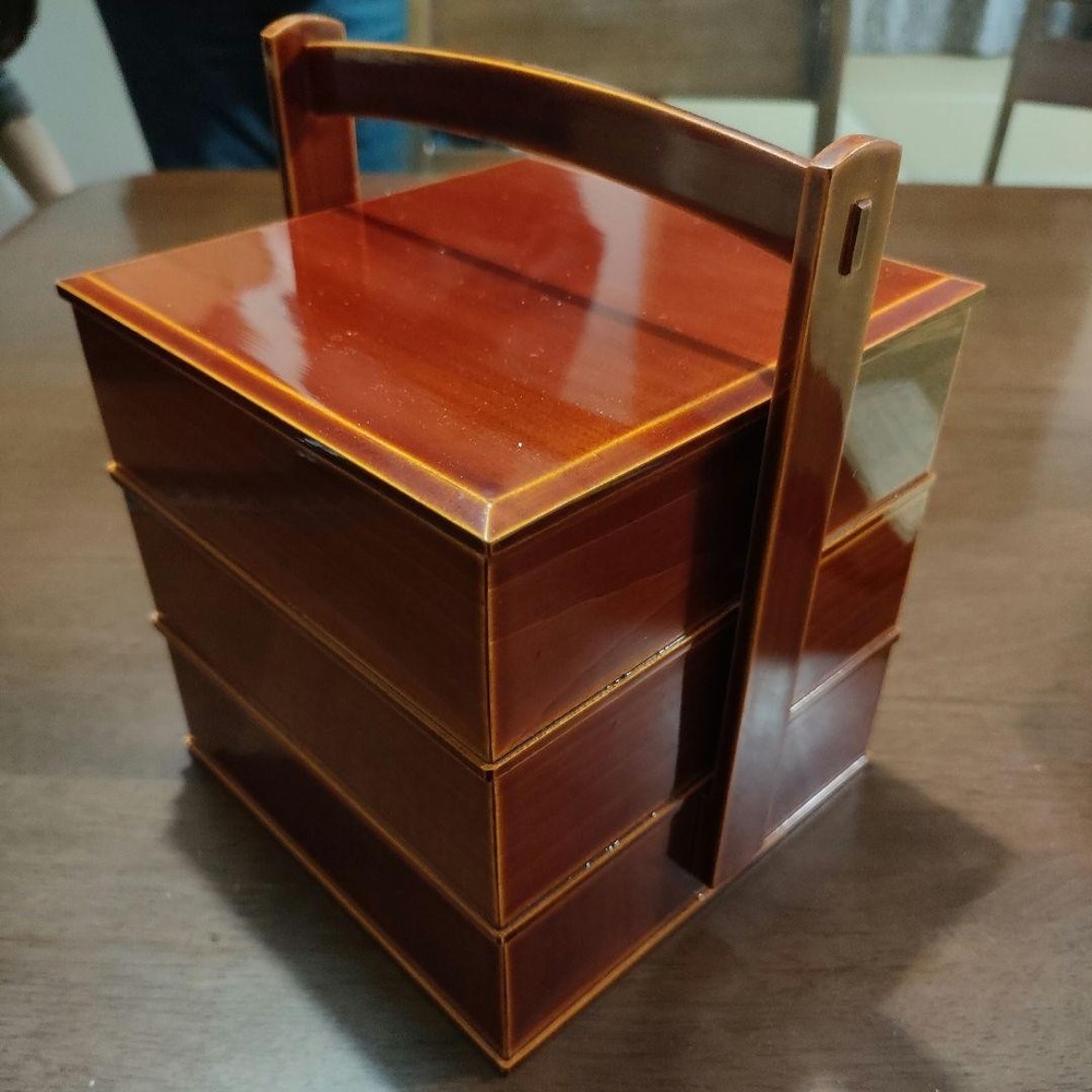 Hida Shunkei Lacquered 3-Tier Bento Box with Handles, Traditional Wabi-Sabi