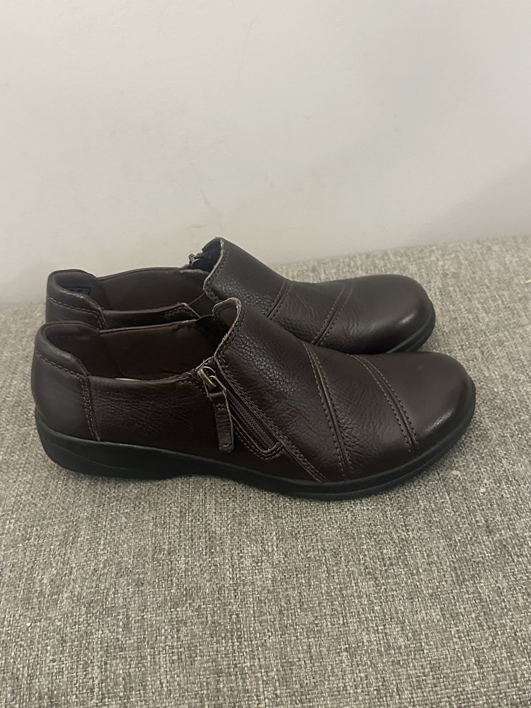 Clark’s Collection Brown Leather Zip Loafers Size 8.5