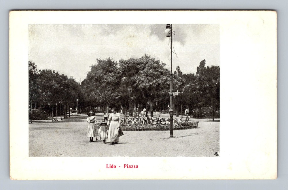 Italy- Venice Lido Plaza Standard Souvenir Postal Old Card PC Vintage Postcard
