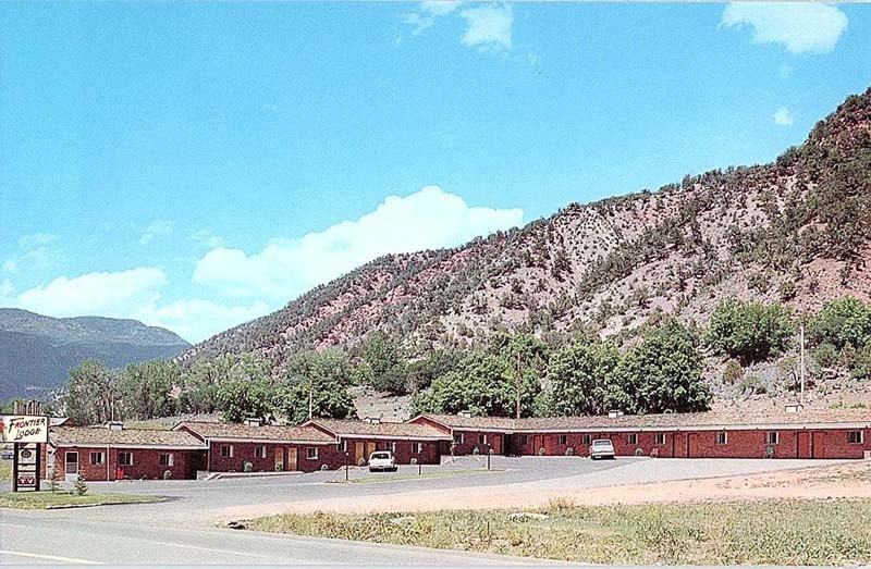 Postcard LODGE SCENE Glenwood Springs Colorado CO m/09 AI8037