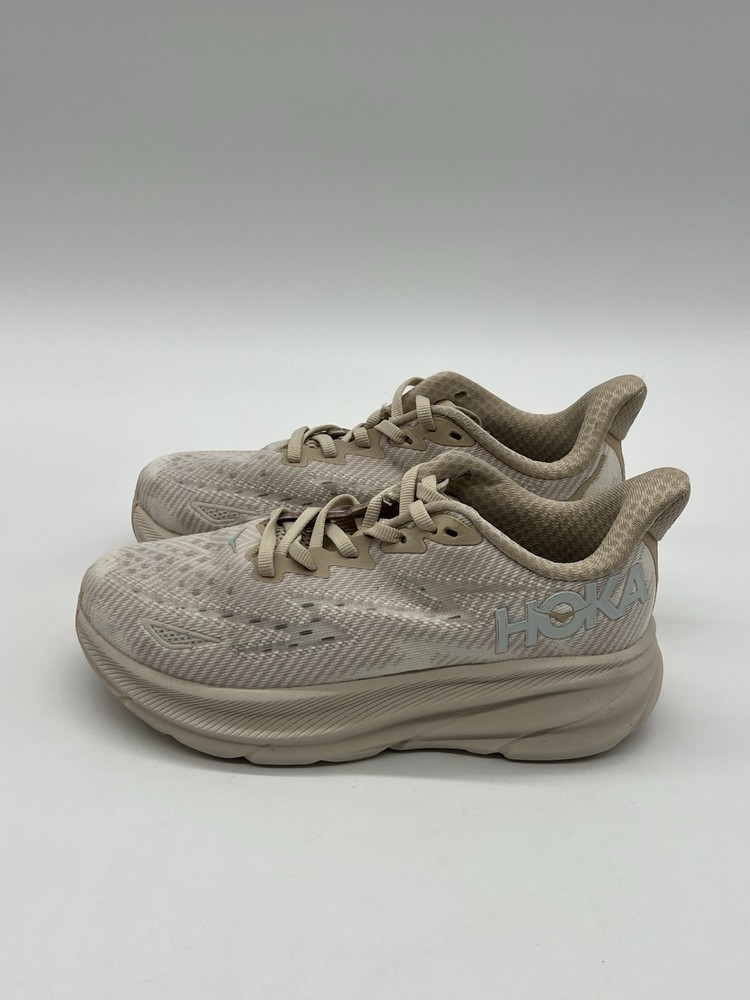 Hoka One One Clifton 9 Women Size 5B Sand Egg Nog Mesh Running Sneakers Shoes.