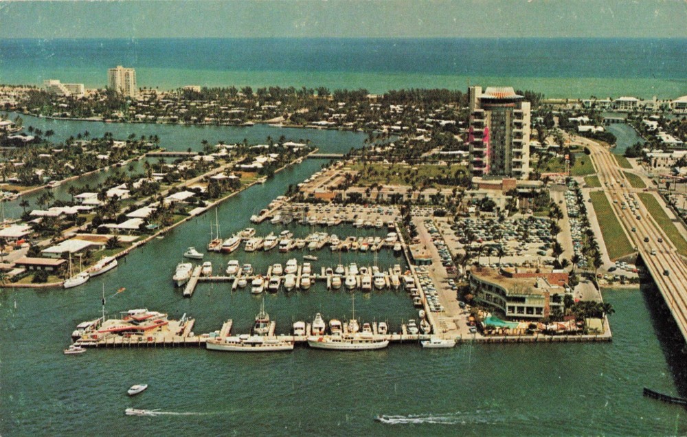 Fort Lauderdale Florida, Pier 66 Hotel & Marina Advertising, Vintage Postcard