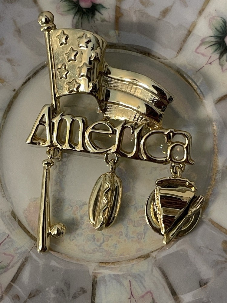 Vintage Danecraft America Charm Patriotic Themed Brooch Pin