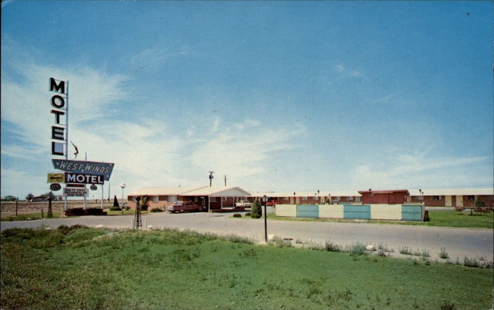 New Mexico Artesia Westwinds Motel vintage cars Route 285 ~ 1950-60s postcard