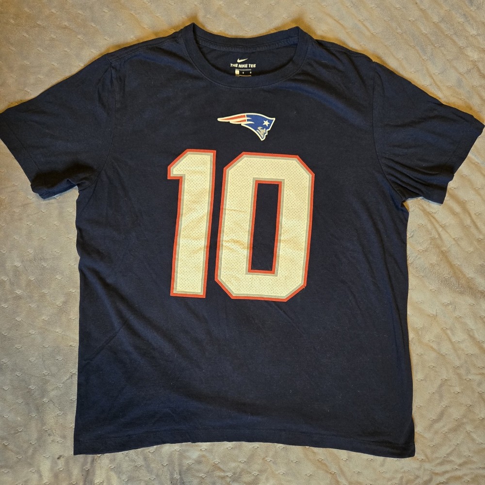 Nike Jones New England Patriots NFL Football Tee Shirt Size L