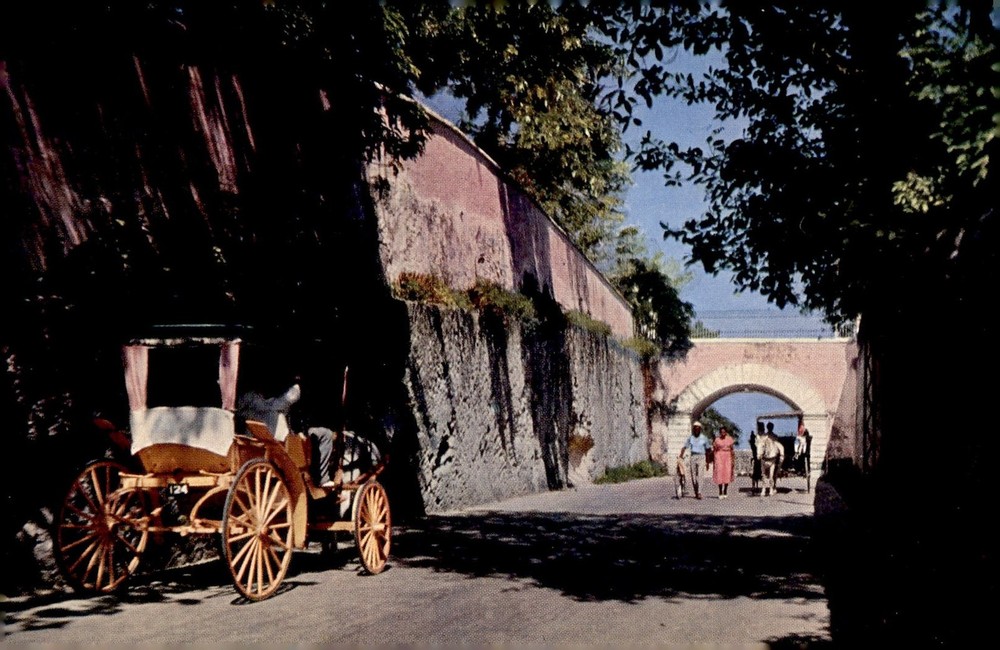 Gregory Arch, Nassau, Bahamas Postcard