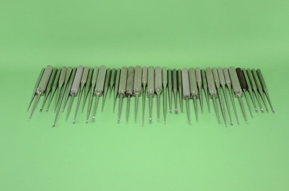 Lot of 39 Assorted Curettes Cobb MRG10527